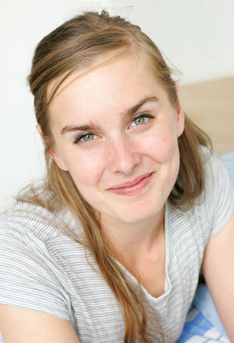 Милана, 26